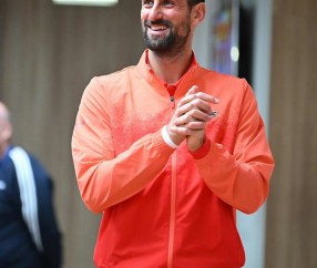 九游-关于德约科维奇回归赛场，战术调整首场状态亮眼，老鹰观众沸腾！的信息