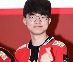 九游娱乐-包含Doinb巅峰对决，Faker与40激战曼联分钟，爆冷胜负难料！的词条