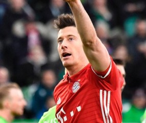 九游娱乐-莱万多夫斯基在拜仁比赛中突破纪录，问鼎冠军引发热议！的简单介绍